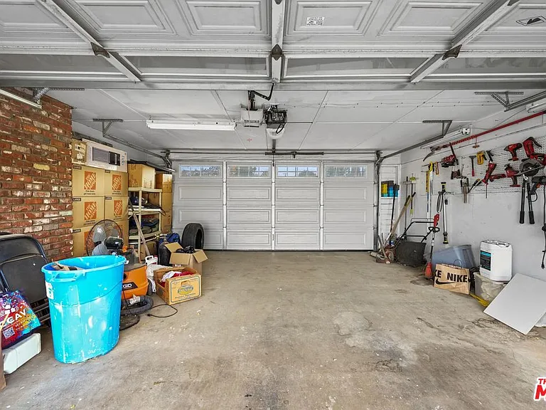 4631 W Avenue M8 — Photo 38
