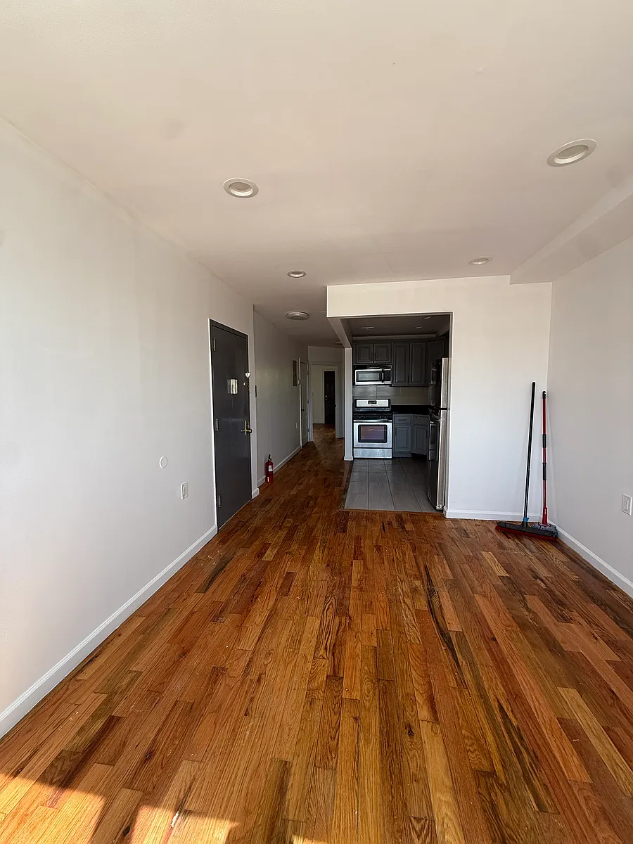 Building Photo - 228 Beach 32nd St #1