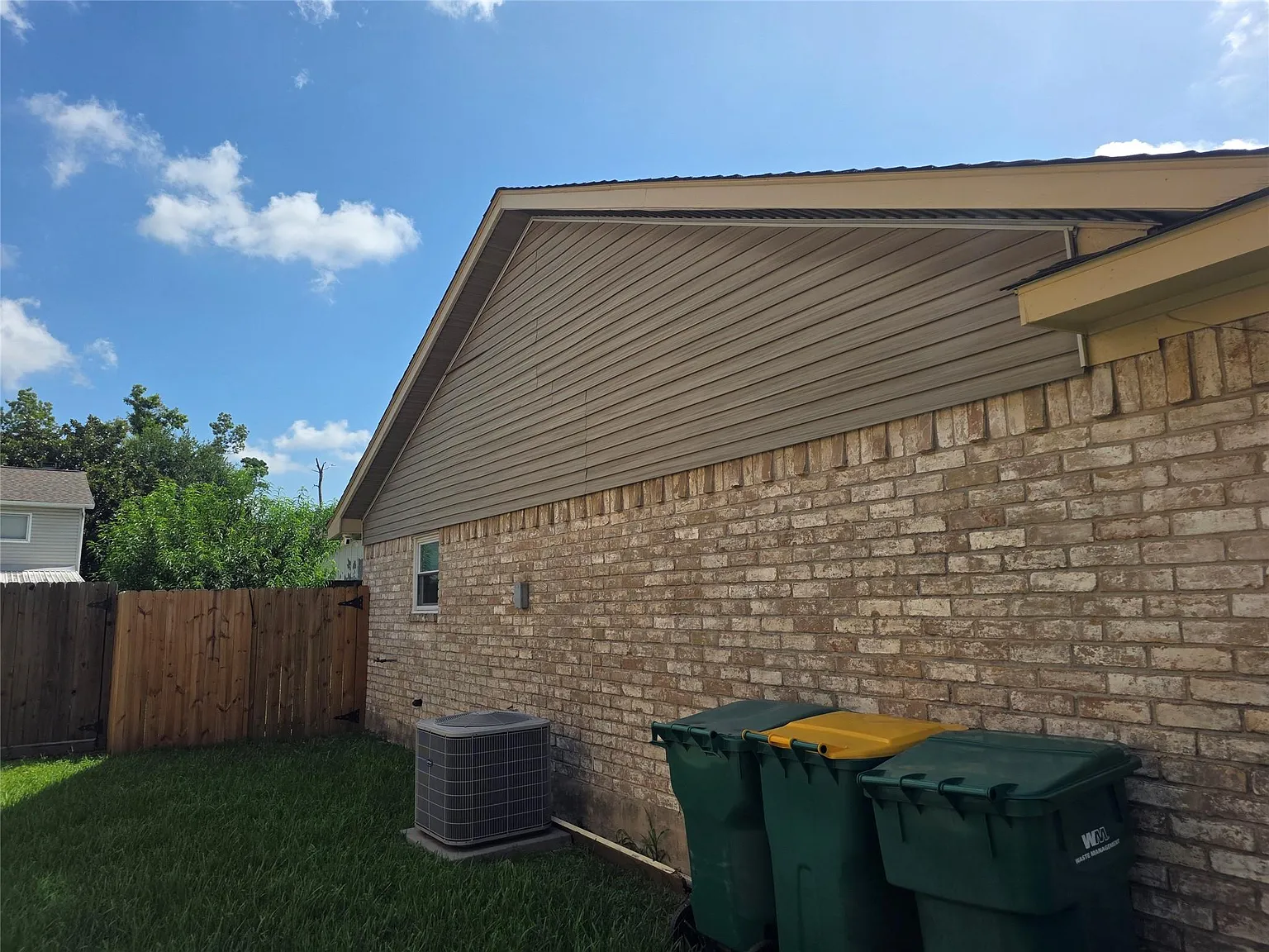 3 bed, 2.0 bath, 1539 sqft, $1,950 — Photo 3