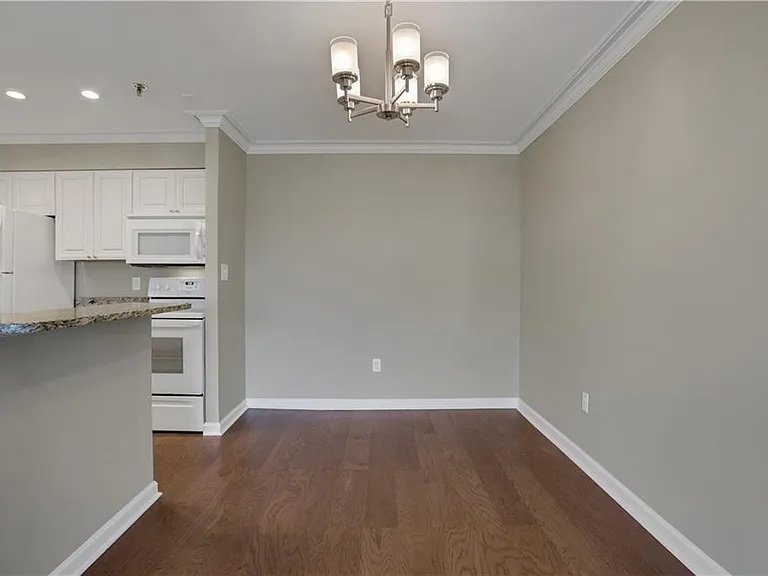 300 Johnson Ferry Rd NE #B902 — Photo 9
