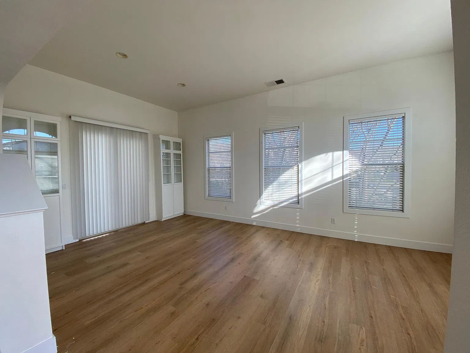 1000 Amaryllis Cir — Photo 4