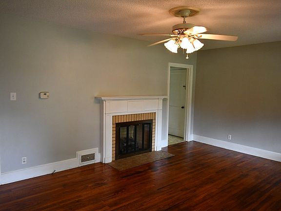 2nd image of 216 Sloan Ave
