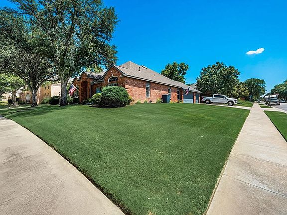 2nd image of 7600 Acorn Dr