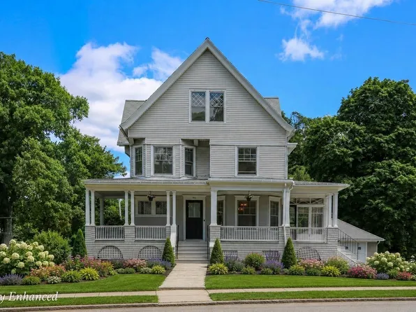 911 Pleasant St, Worcester, MA 01602