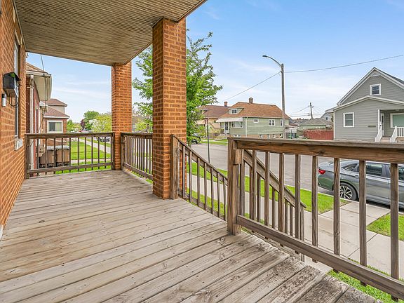 4th image of 5040 Walsh Ave