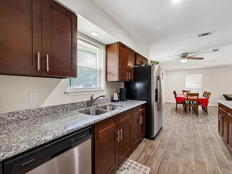 13615 Lynnwood Ln — Photo 18