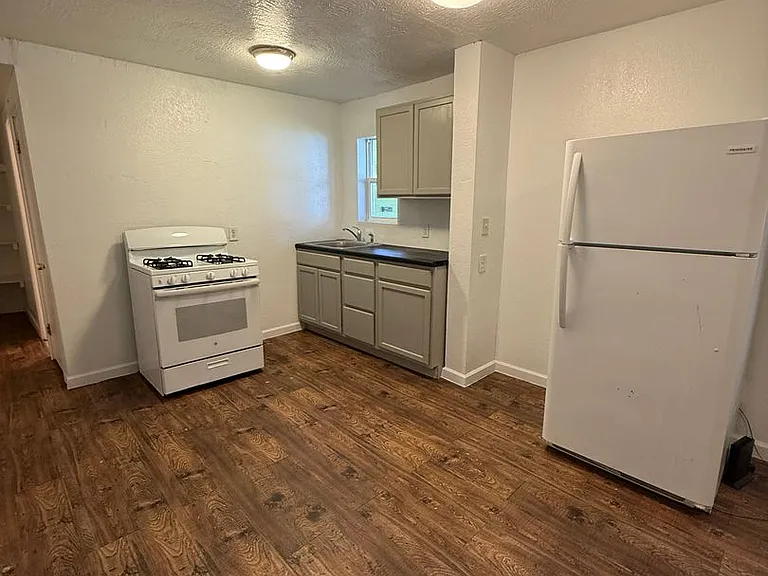 2352 N Kellett Ave — Photo 3