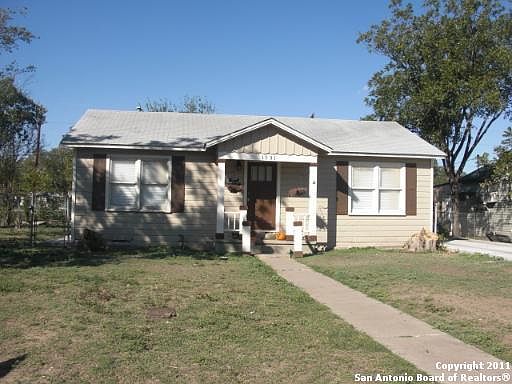 2nd image of 1531 Gladstone