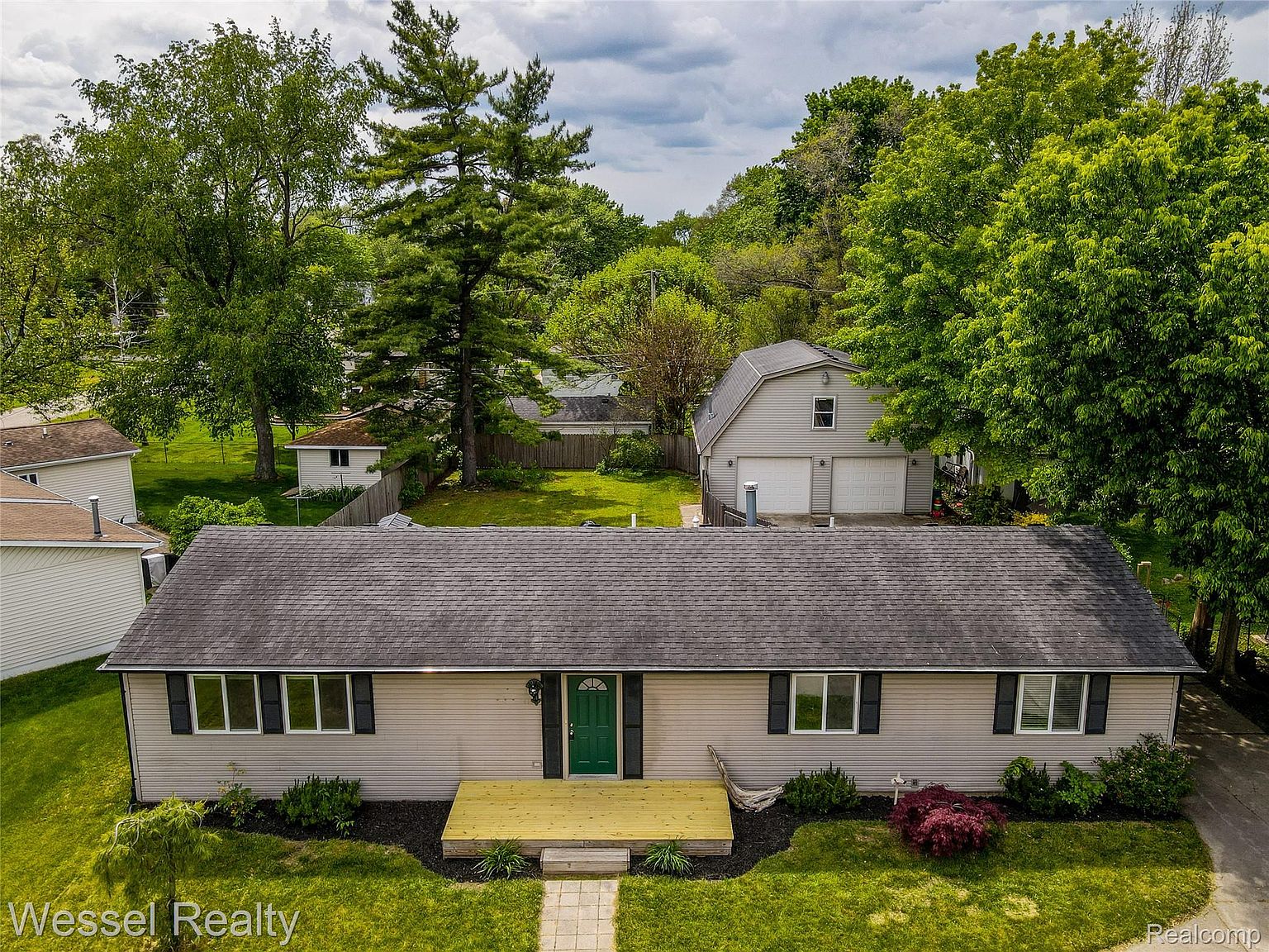 iio♡ 47437 Betty St, Shelby Township, MI 48317 | Zillow