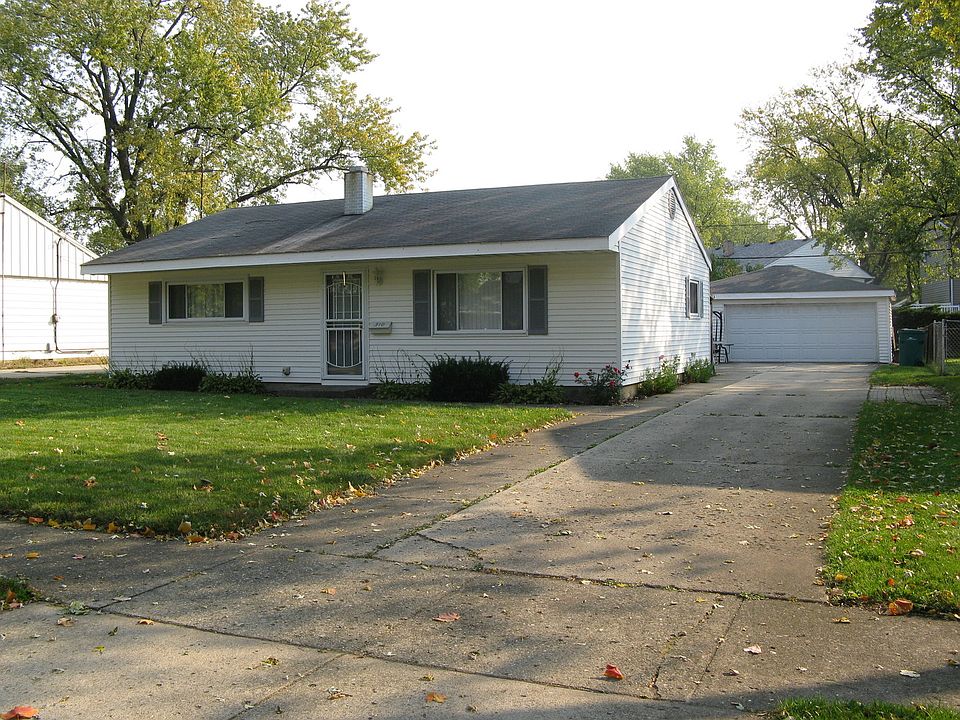 1st image of 310 Fairlane Dr