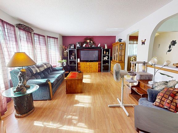 2nd image of 43 Huron Dr