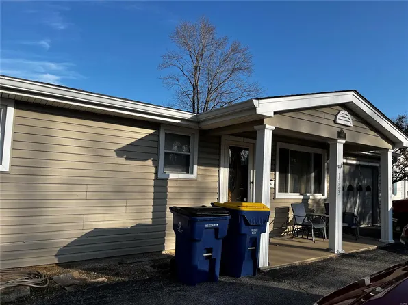 1323 W Congress St, Pacific, MO 63069