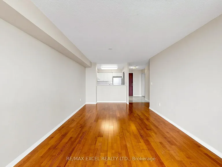 28 Pemberton Ave #706 — Photo 7