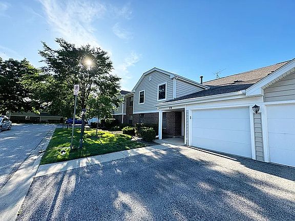 2nd image of 278 Stonehill Ln