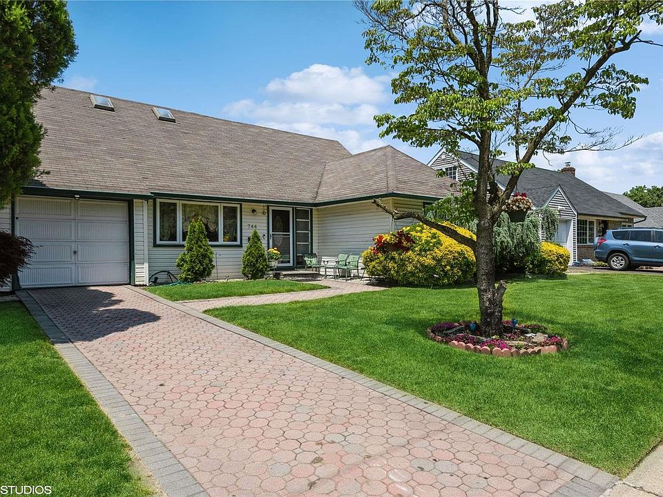 1st image of 744 Cornwell Avenue