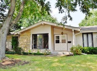 217 Laurel Ln, Dekalb, IL 60115