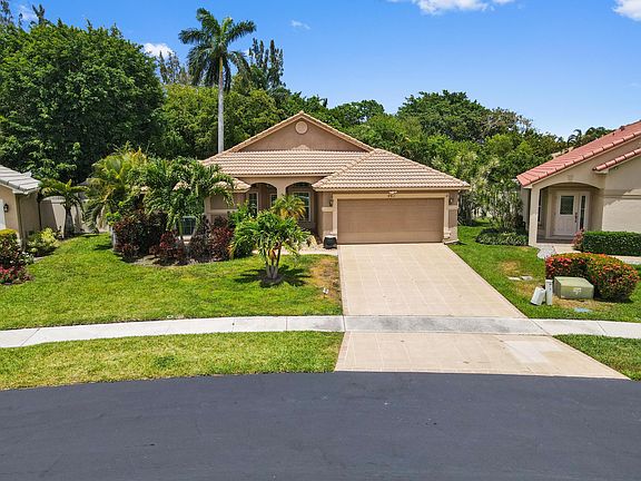 3rd image of 4411 Sunset Cay Circle