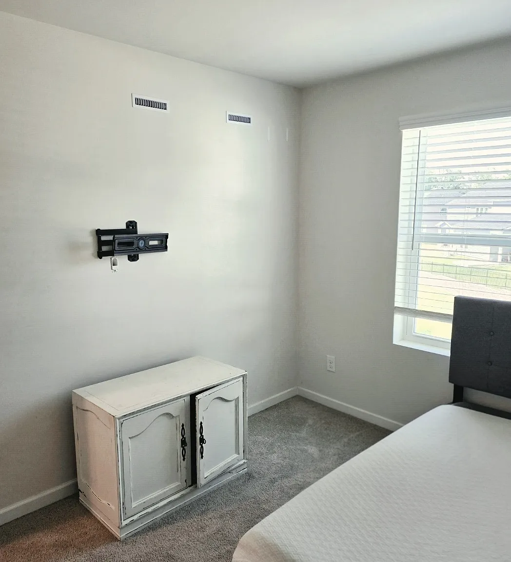 3 bed, 2.5 bath, 1429 sqft, $850 — Photo 1