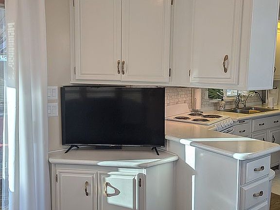 5th image of 400 N Plaza Dr #440