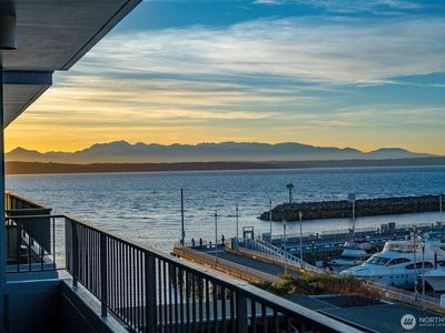 6533 Seaview Avenue NW #A305, Seattle, WA, 98117