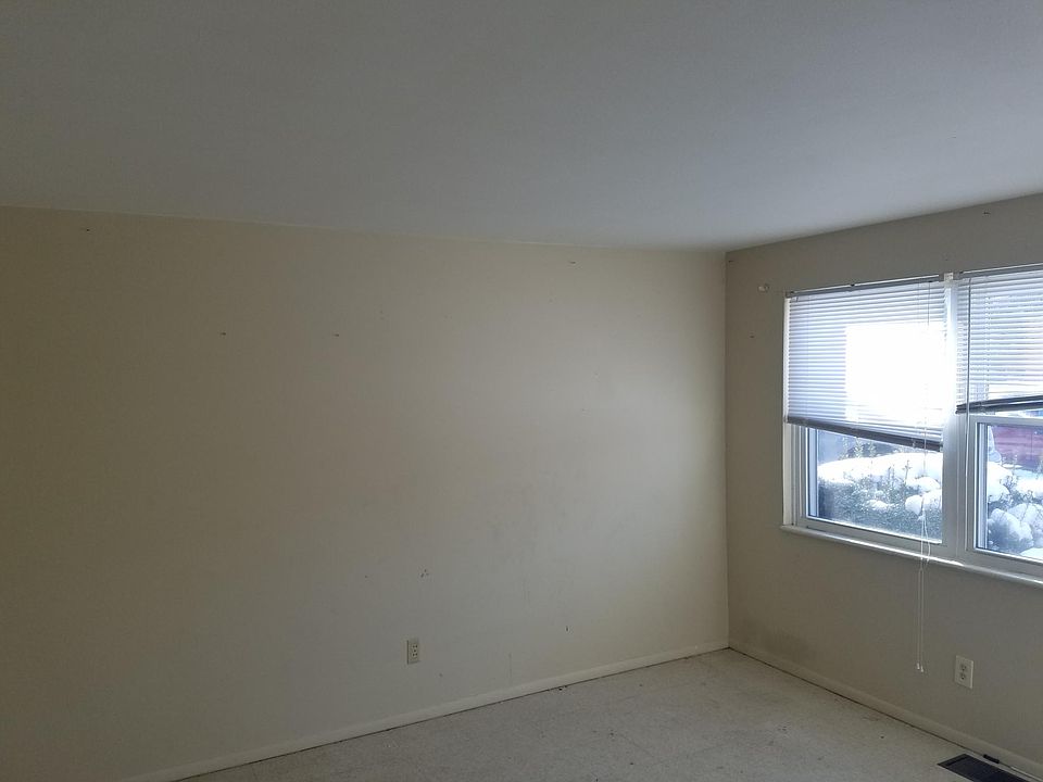 2nd image of 37 E Madison Ave