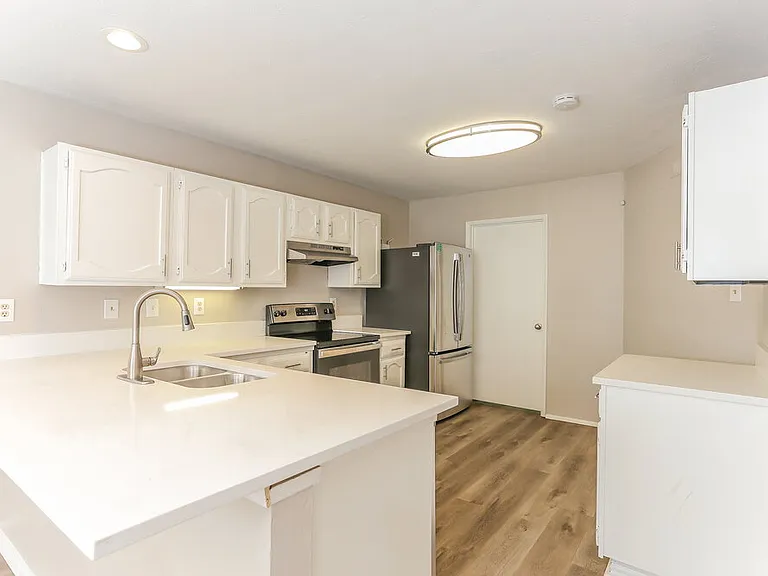4200 Cranbrook Dr — Photo 7