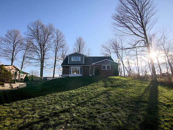 3rd image of 611 Ashery Dr