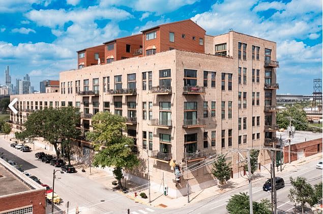 1st image of 2545 S Dearborn St APT 601