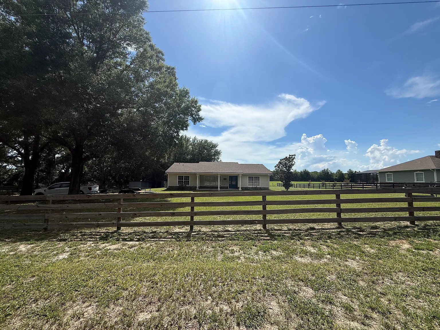 3 bed, 1832 sqft, $2,100 — Photo 1