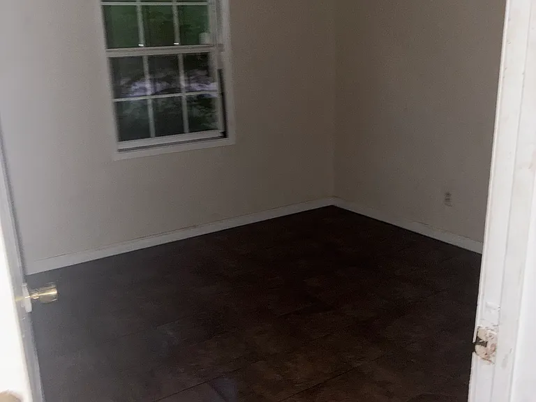 1013 E Cherry St — Photo 2
