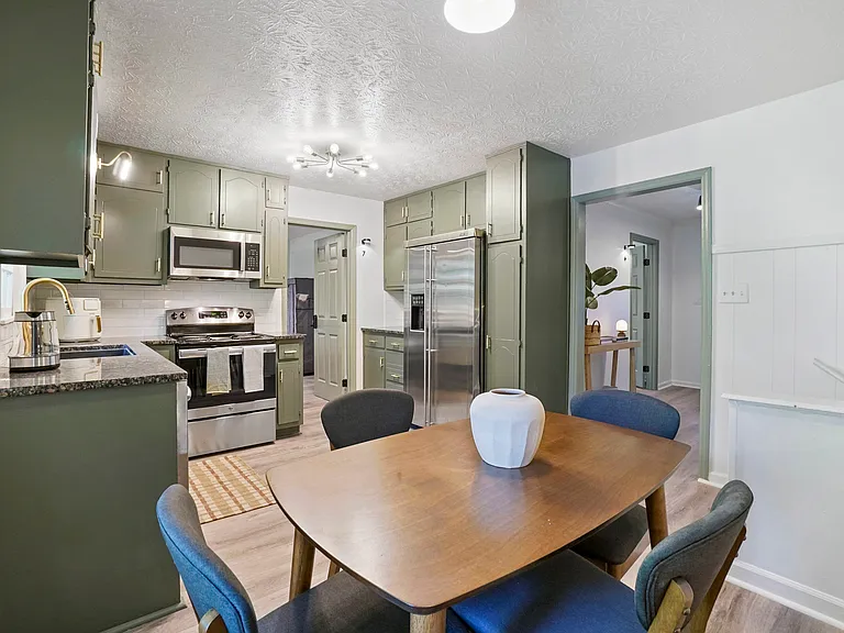 Emerald Springs Dr — Photo 5