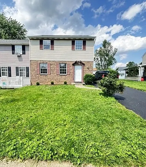 447 Garland Cir — Photo 1