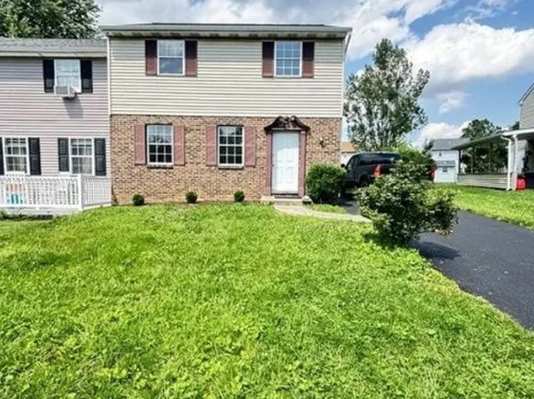 447 Garland Cir, Lancaster, PA 17602