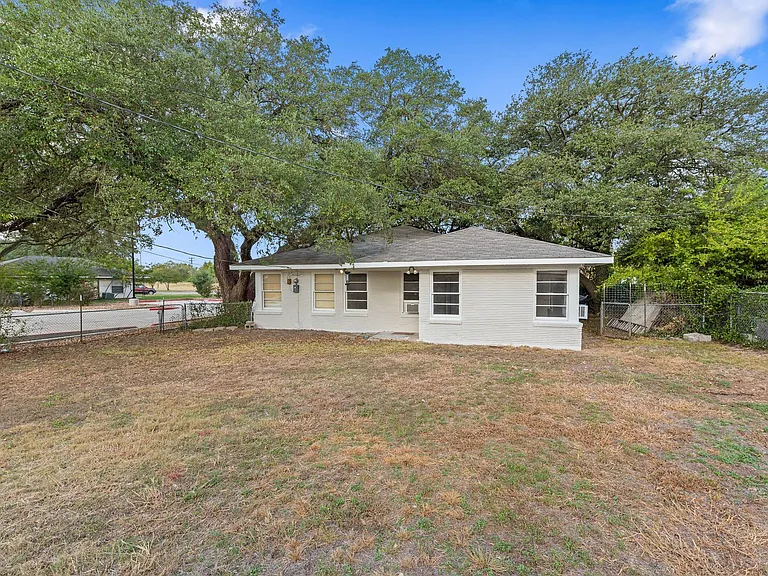 206 George Bush Dr — Photo 15