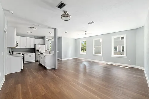 420 NW 3rd Ave Photo 1