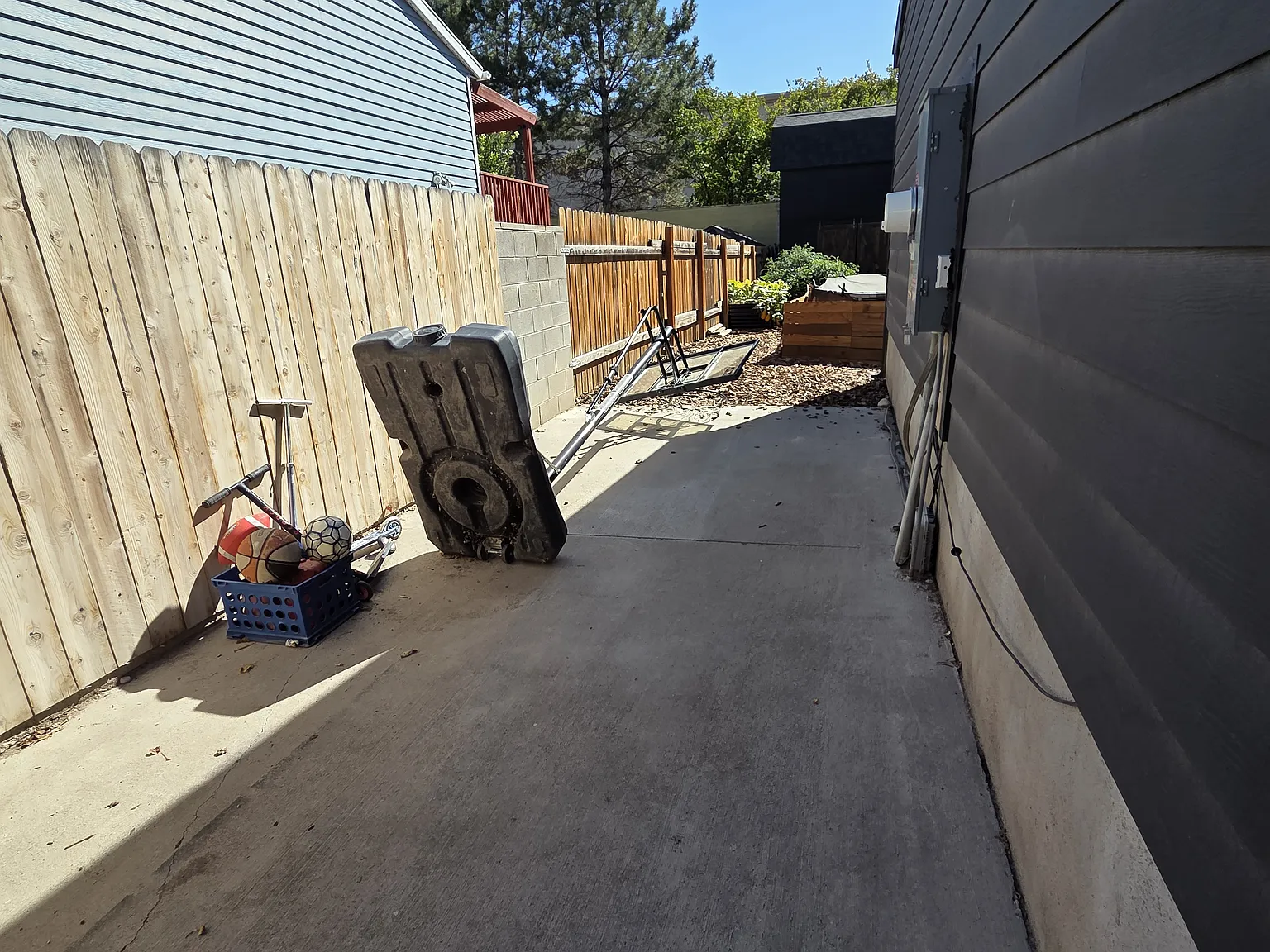 5 bed, 2155 sqft, $3,000 — Photo 3