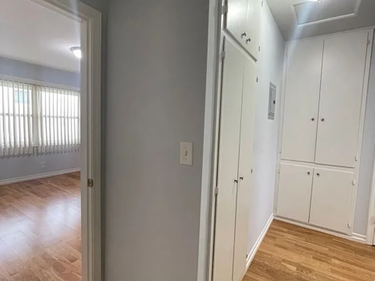9074 Huntington Dr — Photo 8