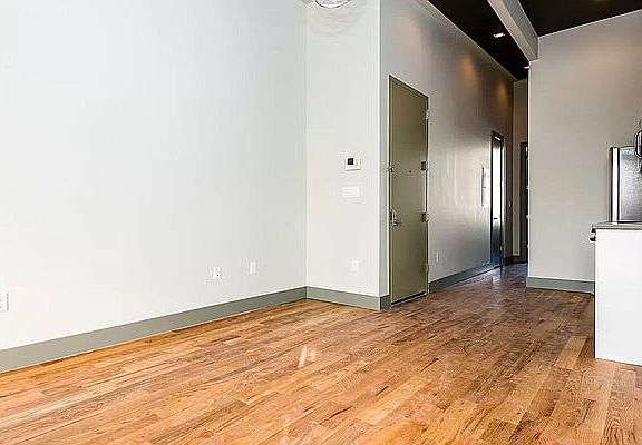 3rd image of 206 Irving Ave APT 3L