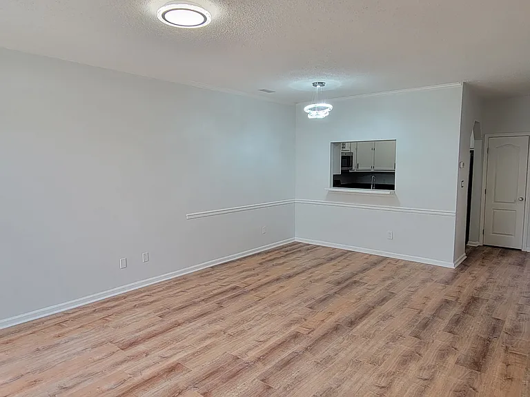 2604 Bracston Rd — Photo 2