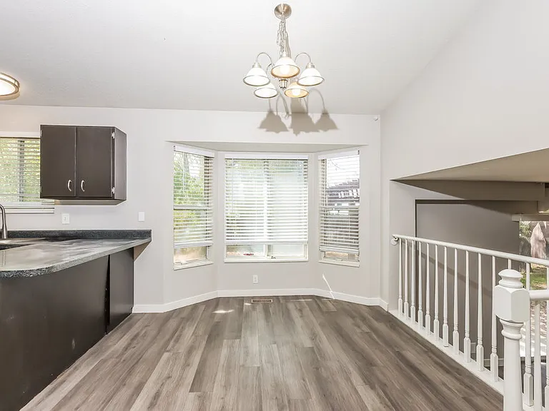 5902 S Woodview Dr — Photo 7