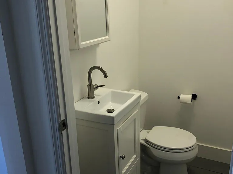 2411 Alameda St — Photo 8
