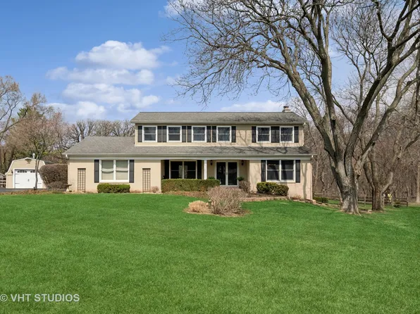 4N916 Middlecreek Ln, St Charles, IL 60175