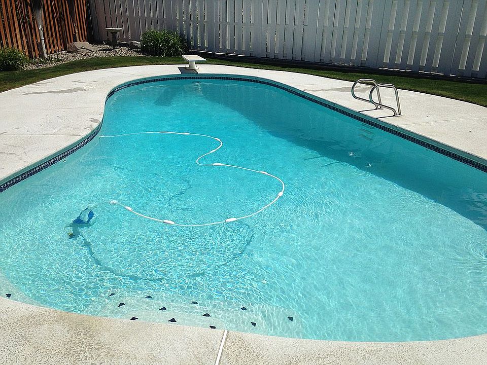 2nd image of 8812 W Grand Ronde Ave