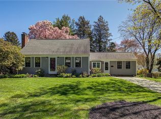 6 Jenks Garden Ln, Barrington, RI 02806