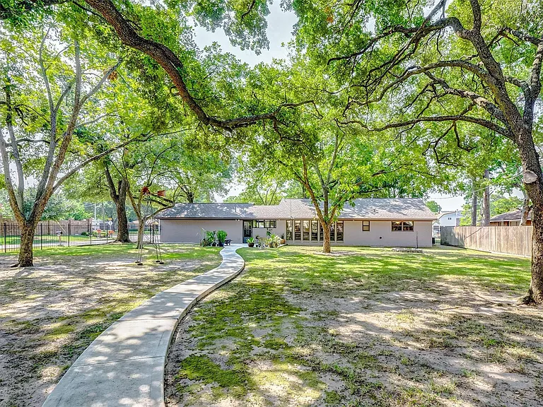 9218 Hammerly Blvd — Photo 37