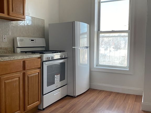 3rd image of 442 51st St #4L