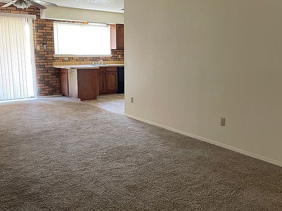 4th image of 502 E La Paloma Ln