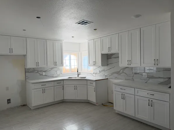 (undisclosed Address), Riverside, CA 92501