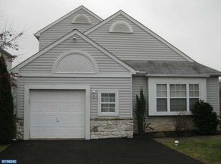 1 Sand Trap Dr, Royersford, PA 19468