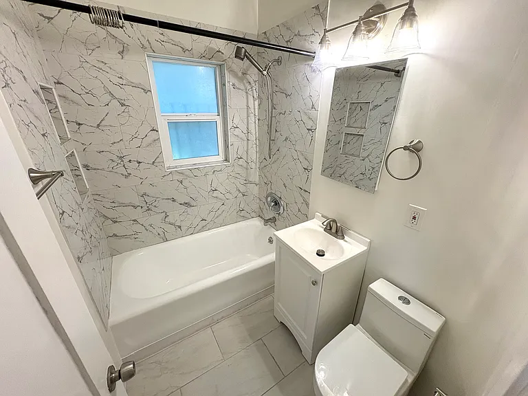 21 Westminster Ave #101 — Photo 7